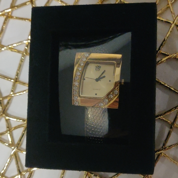 🧐Watch🧐 - Picture 4 of 4